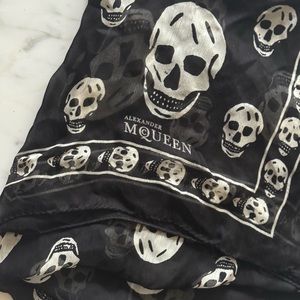 ALEXANDER MCQUEEN - Skull Scarf
